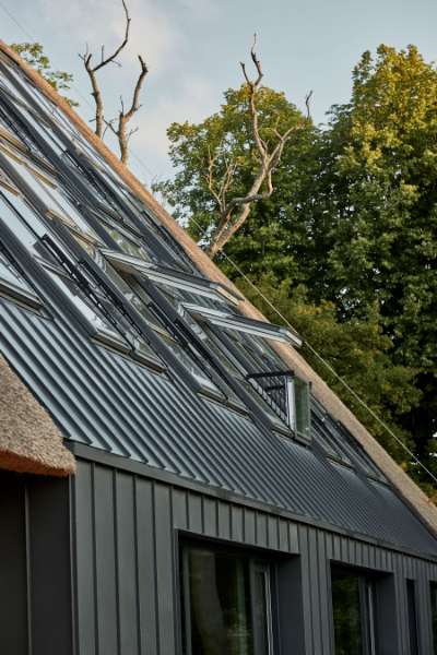 Vergangenheit und Zukunft vereint mit Stahlprofilen, Gut Damp in 24351 Damp